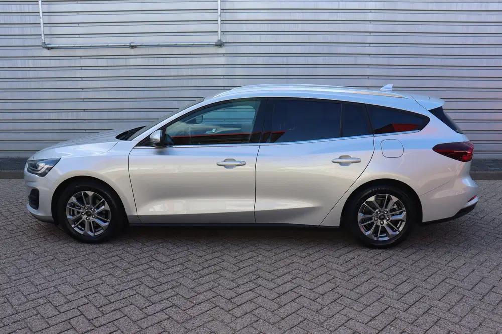 Ford Focus 1.0 EcoBoost Hybrid Titanium O.a: PDC uit 2024, foto 10