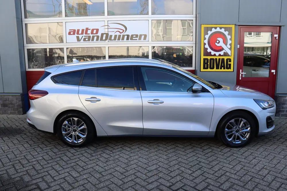 Ford Focus 1.0 EcoBoost Hybrid Titanium O.a: PDC uit 2024, foto 2