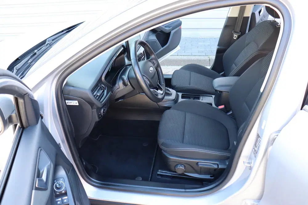 Ford Focus 1.0 EcoBoost Hybrid Titanium O.a: PDC uit 2024, foto 8