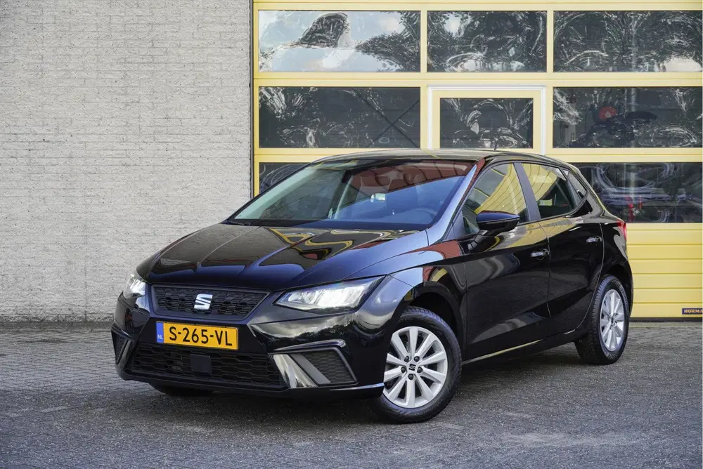 SEAT Ibiza 1.0 TSI 5drs Style BJ2023 Lmv 15" uit 2023