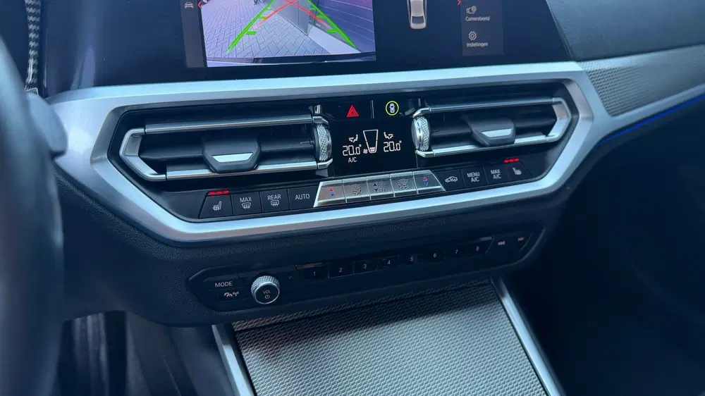 BMW 3-serie 320i High Executive Edition M Sport Camera uit 2019, foto 14