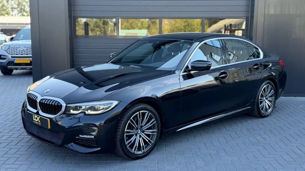 BMW 3-serie 320i High Executive Edition M Sport Camera uit 2019, foto 4