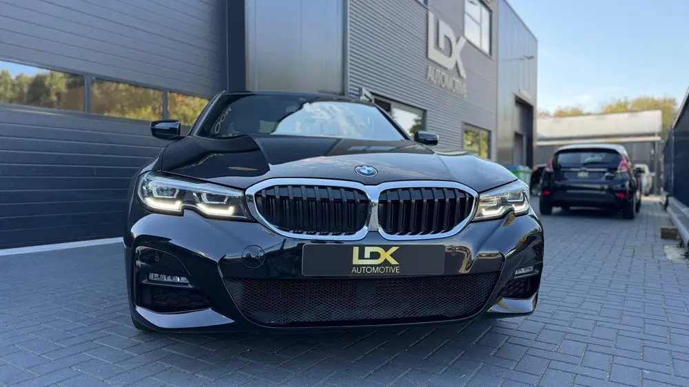 BMW 3-serie 320i High Executive Edition M Sport Camera uit 2019, foto 9