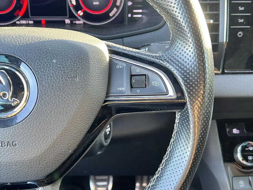 Skoda Karoq 1.5 TSI ACT Sportline Business uit 2019, foto 8