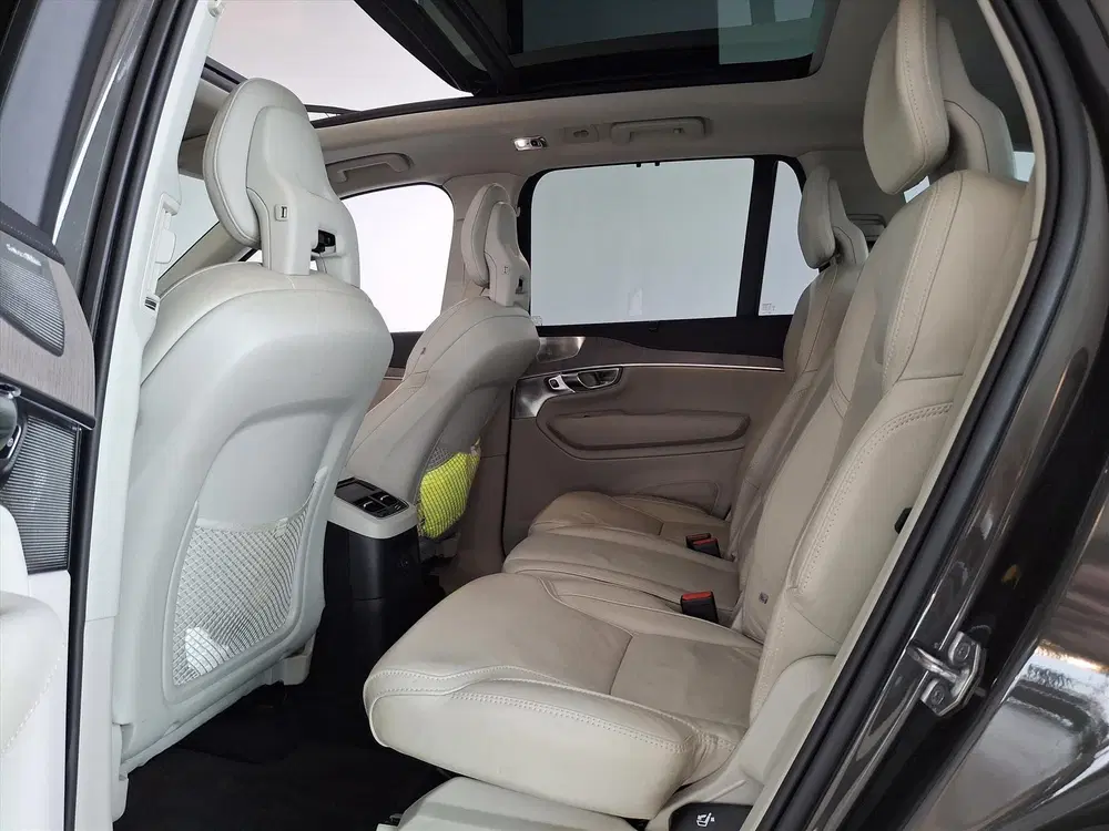 Volvo XC90 T8 Twin Engine Plug-in Hybrid 455pk 7P AWD uit 2021, foto 8
