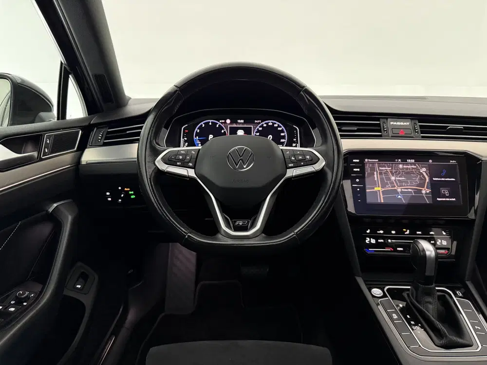 Volkswagen Passat 1.5 TSI R-Line uit 2020, foto 15