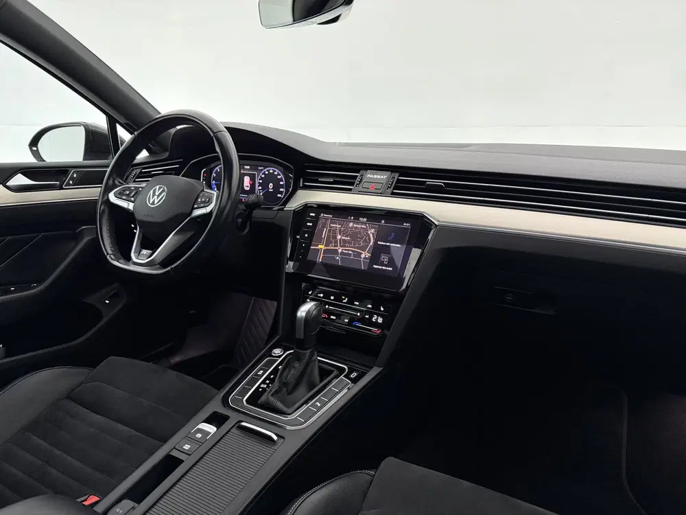 Volkswagen Passat 1.5 TSI R-Line uit 2020, foto 4