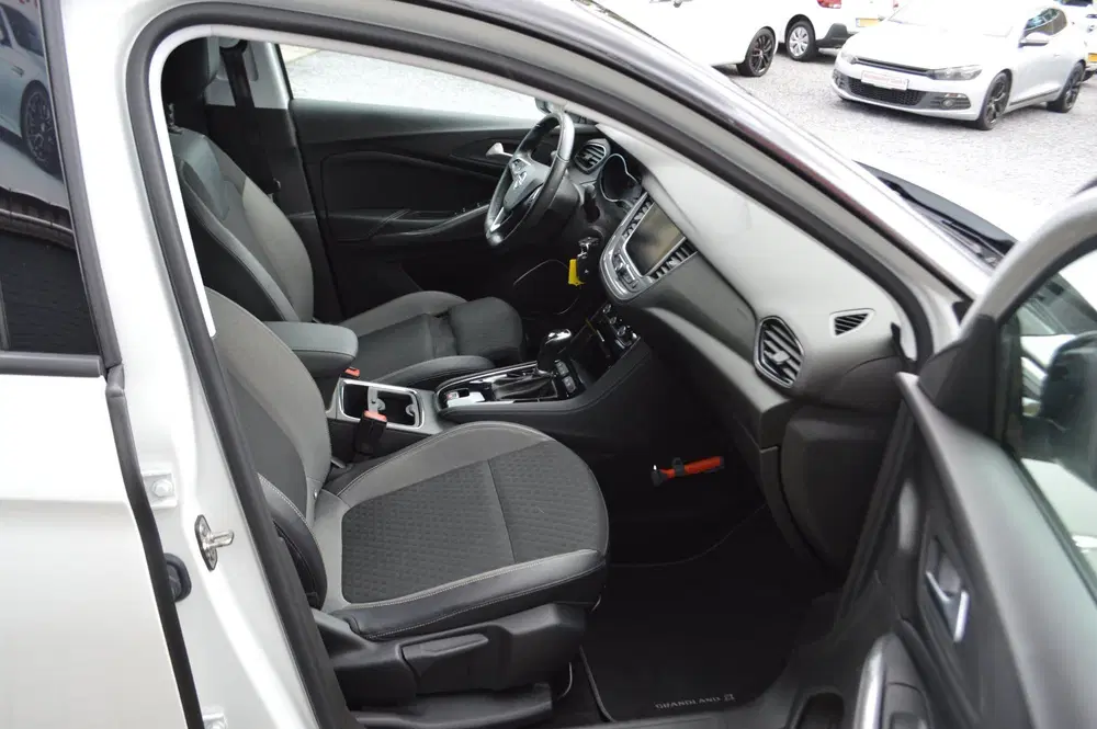 Opel Grandland 1.2 Turbo Innovation Automaat uit 2020, foto 12