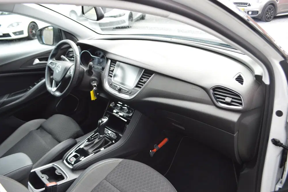 Opel Grandland 1.2 Turbo Innovation Automaat uit 2020, foto 13