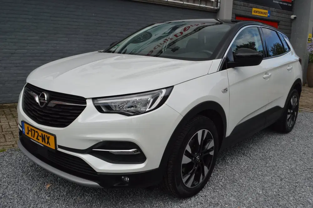 Opel Grandland 1.2 Turbo Innovation Automaat uit 2020, foto 2