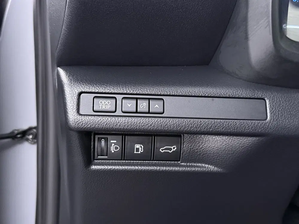 Lexus LBX Emotion 2WD uit 2025, foto 5