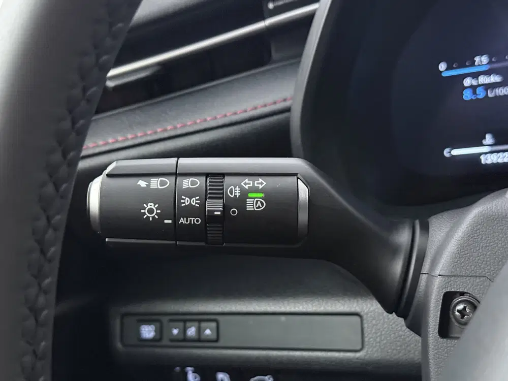 Lexus LBX Emotion 2WD uit 2025, foto 7