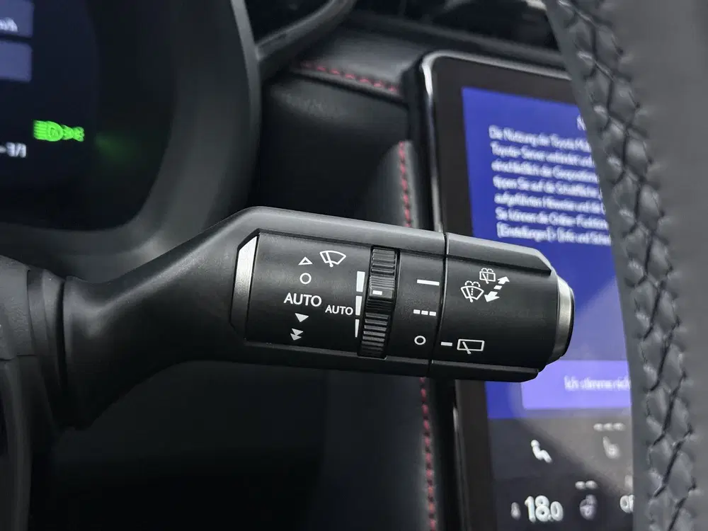Lexus LBX Emotion 2WD uit 2025, foto 8