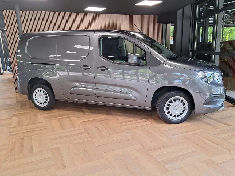 Opel Combo 1.5D L2H1 Edition uit 2020, foto 2