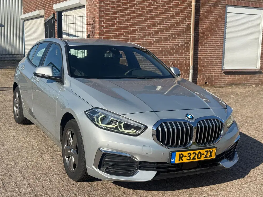 BMW 1-serie 118i High Executive Edition uit 2020, foto 3