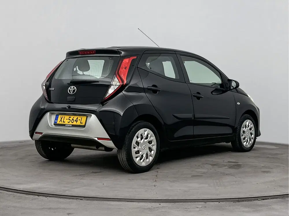 Toyota Aygo 1.0 VVT-i x-play uit 2019, foto 2