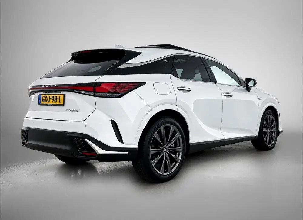Lexus RX 450h+ Plug-in Hybrid F Sport Design uit 2024, foto 2