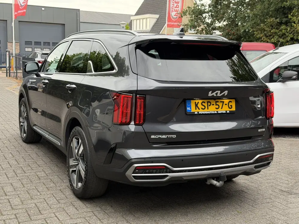 Kia Sorento 1.6 T-GDI Plug-in Hybrid 4WD ExecutiveLine uit 2023, foto 2