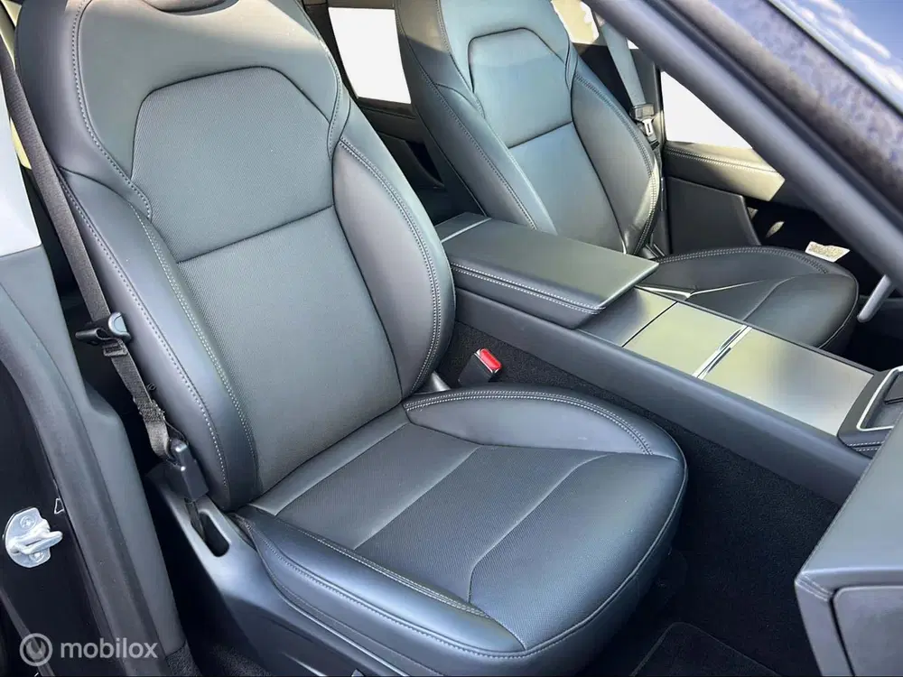 Tesla Model Y Premium RWD uit 2025, foto 7