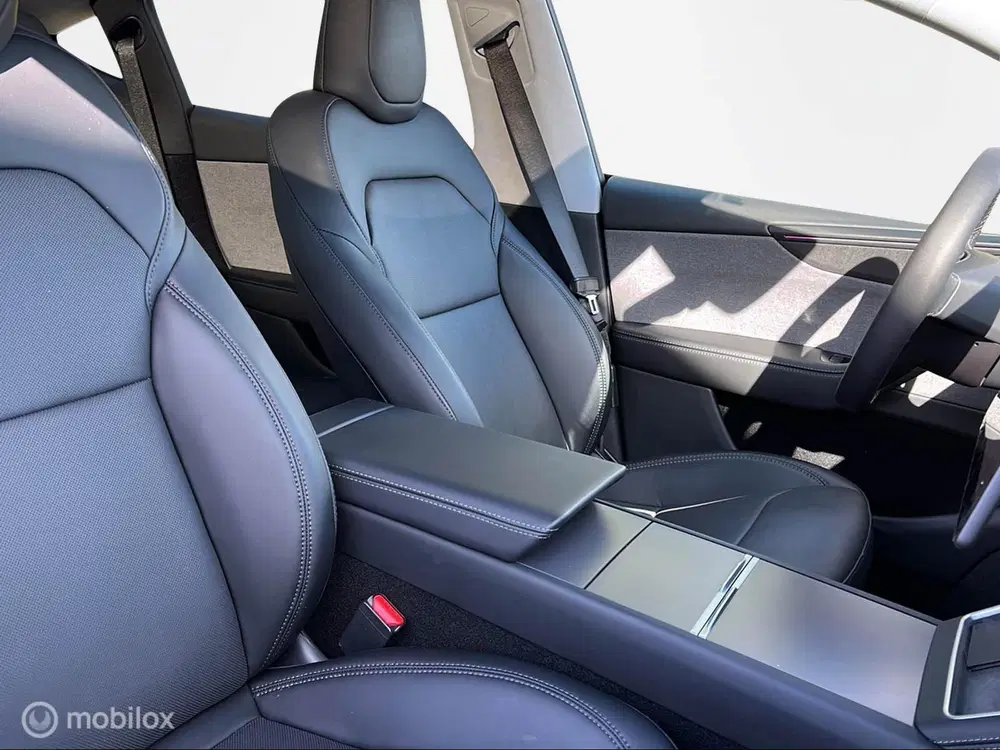 Tesla Model Y Premium RWD uit 2025, foto 8