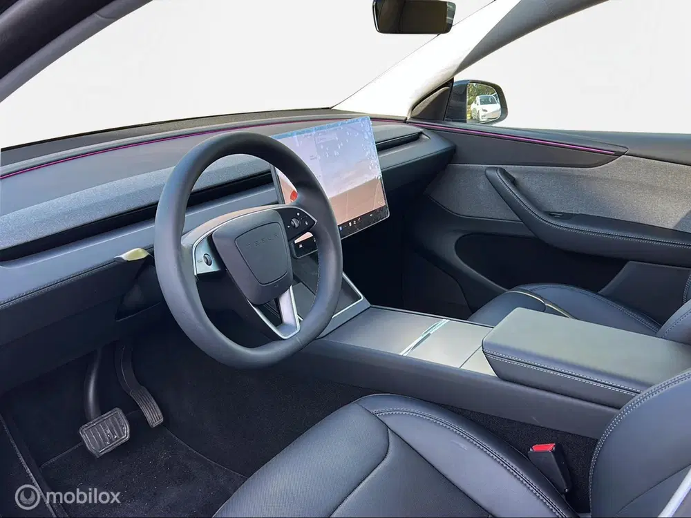 Tesla Model Y Premium RWD uit 2025, foto 9