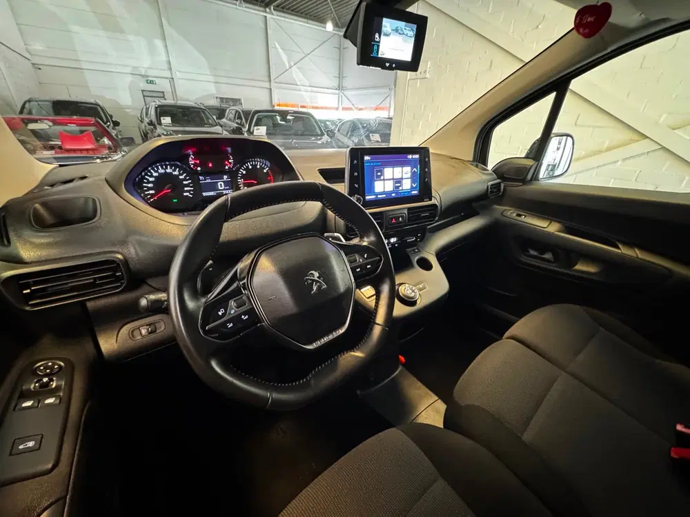 Peugeot Partner 1.5 BlueHDI Automaat L2 3-Persoons Dubbele uit 2022, foto 4