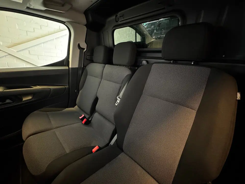 Peugeot Partner 1.5 BlueHDI Automaat L2 3-Persoons Dubbele uit 2022, foto 5