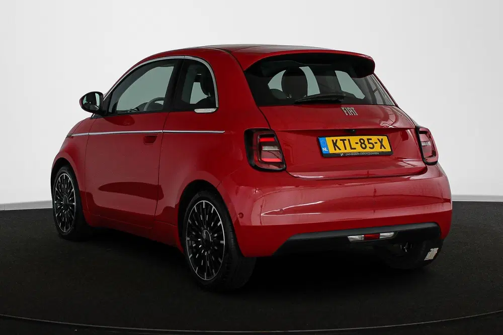 Fiat 500 La Prima 42 kWh Pano Leder Stoelverwarming uit 2024, foto 4