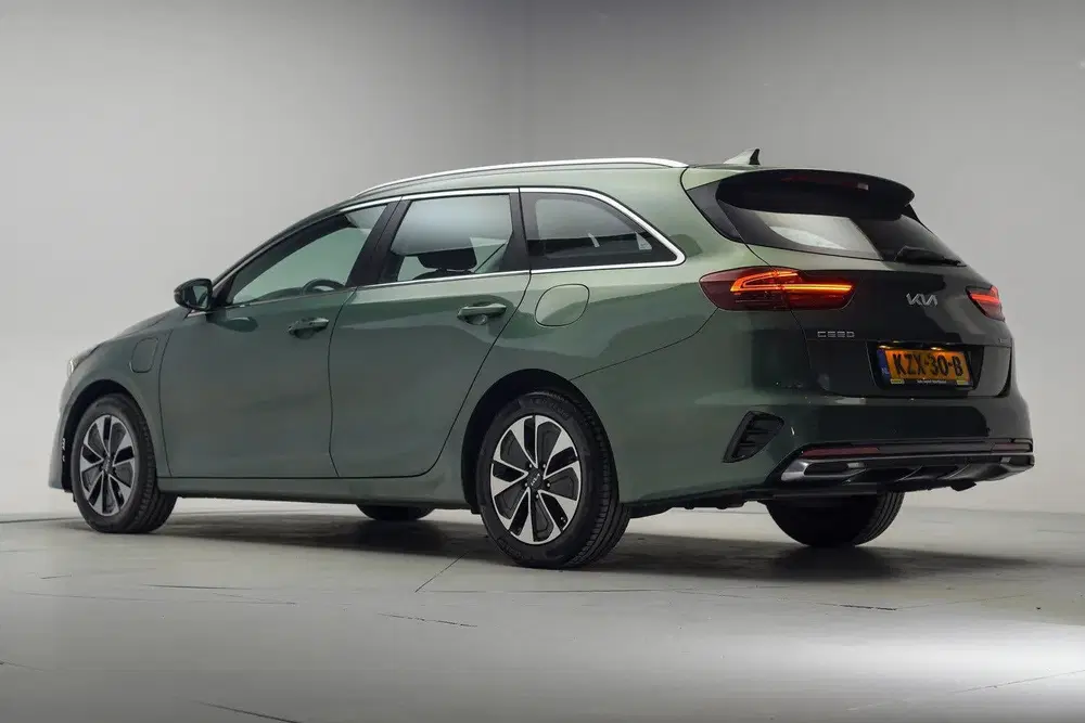 Kia Ceed 1.6 GDi PHEV DynamicLine Aut. [ Navi Camer uit 2023, foto 3