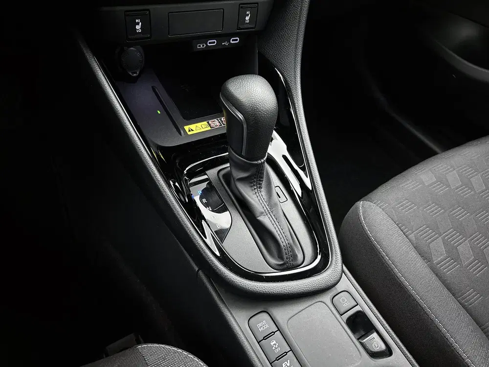 Toyota Yaris 1.5 Hybrid 115 Dynamic Comfort Pack uit 2025, foto 12