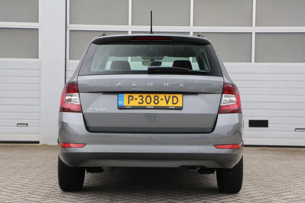 Skoda Fabia 1.0 TSI 95pk Ambition uit 2022, foto 10