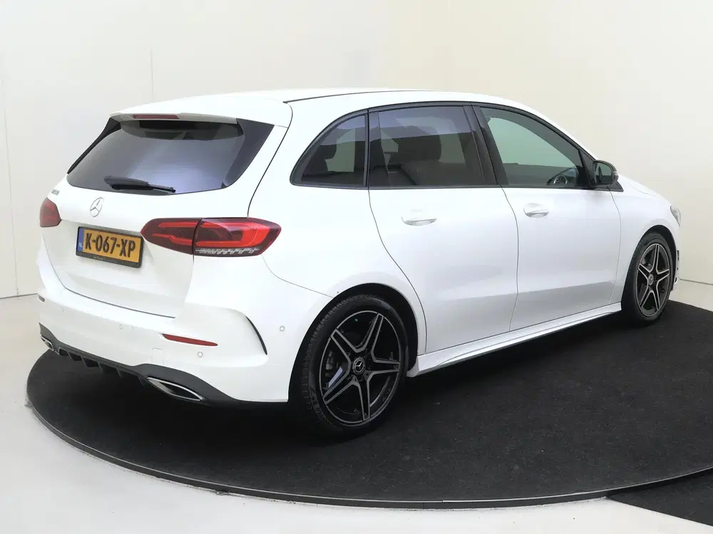 Mercedes-Benz B-Klasse 180 Business Solution AMG Parkeercame uit 2021, foto 4
