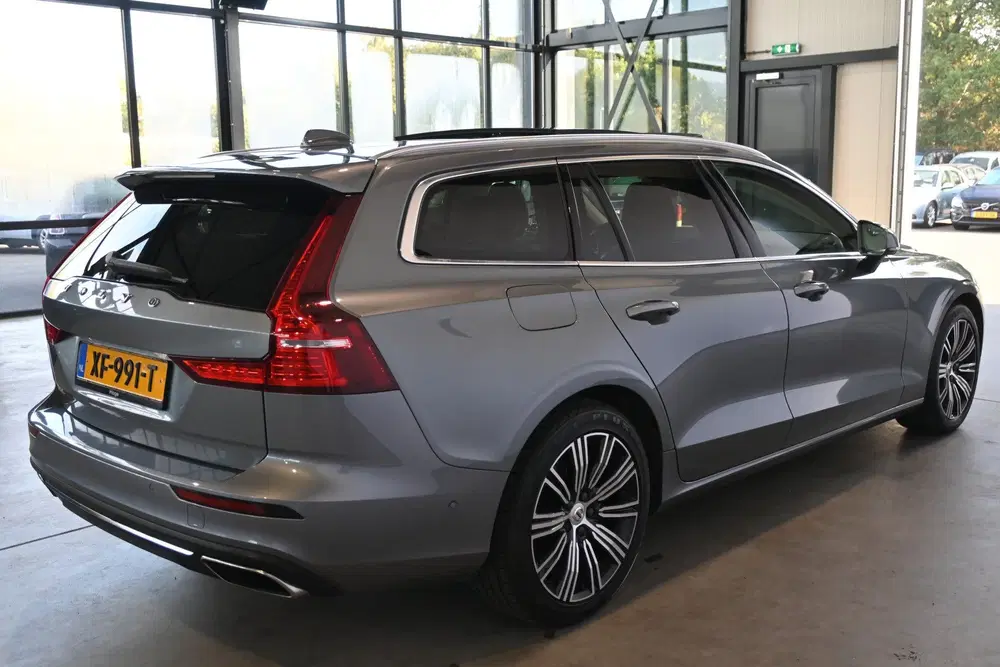 Volvo V60 2.0 T5 Inscription Automaat Clima Cruise P uit 2019, foto 14