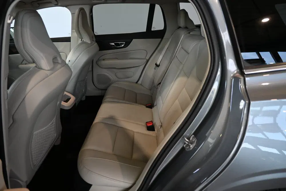 Volvo V60 2.0 T5 Inscription Automaat Clima Cruise P uit 2019, foto 8