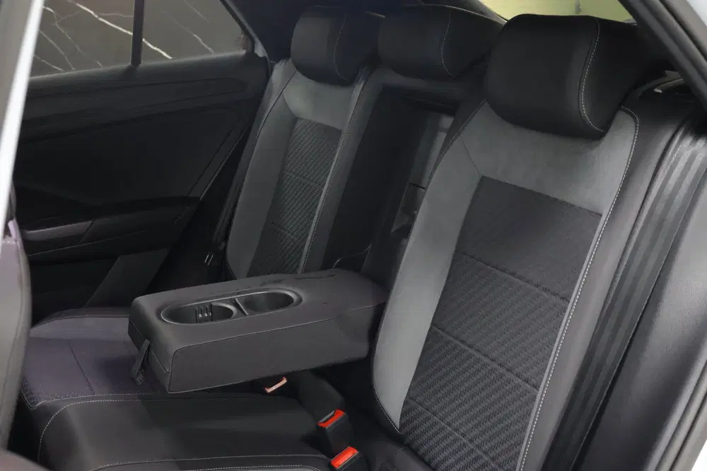 Volkswagen T-Roc 2.0 TSI R 4MOTION uit 2020, foto 15