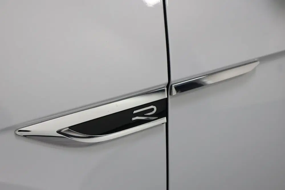 Volkswagen T-Roc 2.0 TSI R 4MOTION uit 2020, foto 8