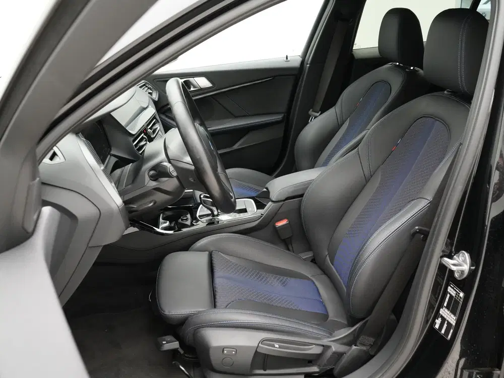 BMW 1-serie 118i Business Edition (bj 2021 uit 2021, foto 4