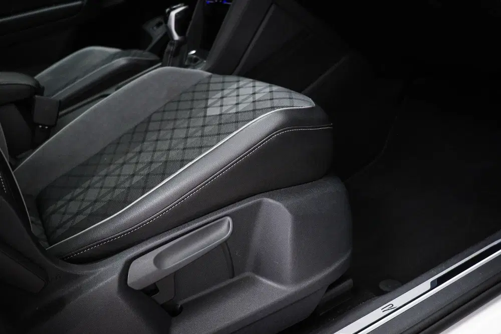 Volkswagen Tiguan 1.5 TSI R-Line Business uit 2023, foto 11