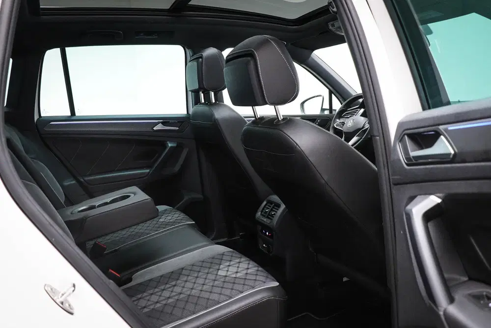 Volkswagen Tiguan 1.5 TSI R-Line Business uit 2023, foto 12