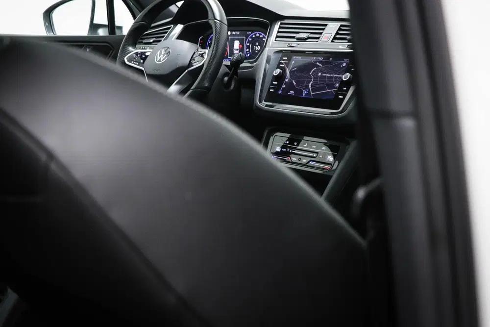 Volkswagen Tiguan 1.5 TSI R-Line Business uit 2023, foto 13