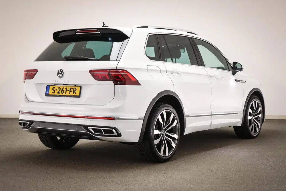 Volkswagen Tiguan 1.5 TSI R-Line Business uit 2023, foto 2