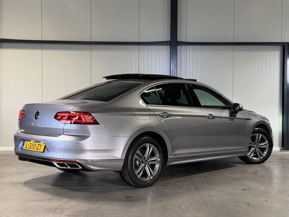 Volkswagen Passat 1.5 TSI R-Line Business + Pano Virtual H&K uit 2021, foto 3