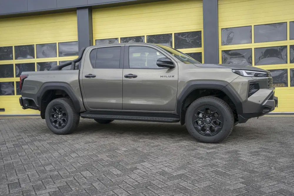 Toyota Hilux 2.8 D-4D Hybrid Invincible JBL Full Option uit 2026, foto 3