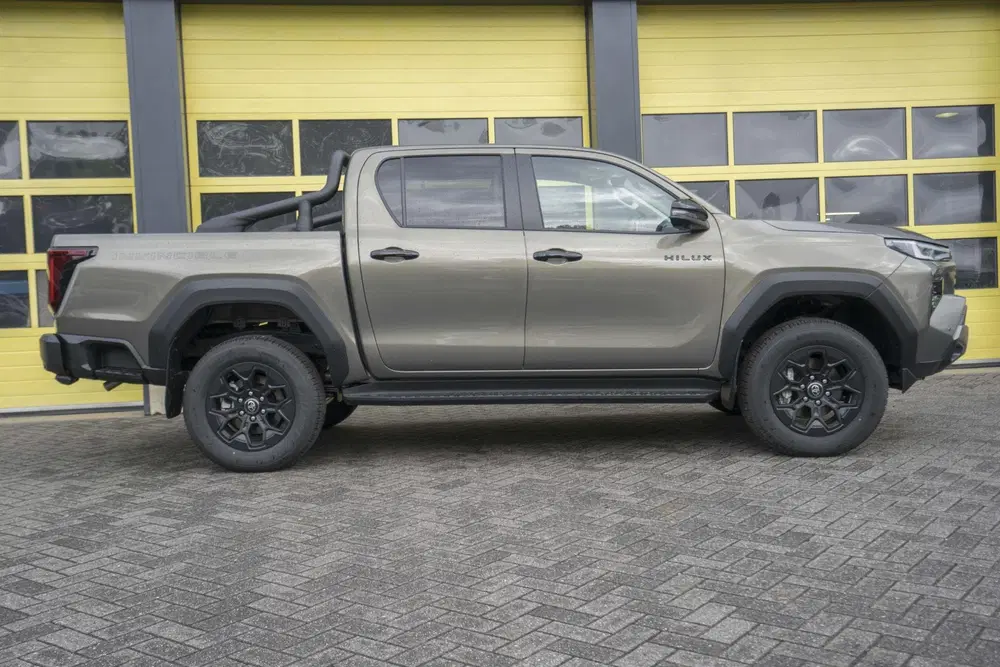 Toyota Hilux 2.8 D-4D Hybrid Invincible JBL Full Option uit 2026, foto 4