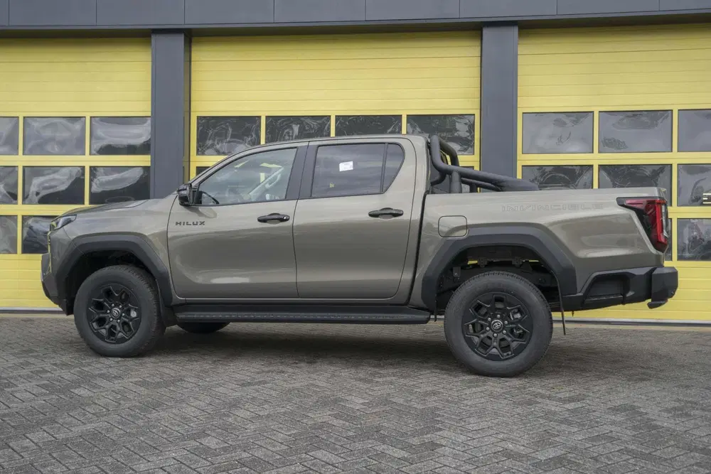 Toyota Hilux 2.8 D-4D Hybrid Invincible JBL Full Option uit 2026, foto 8