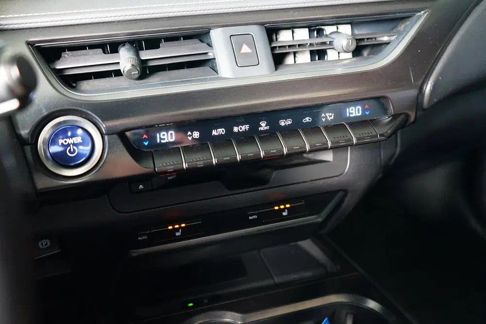 Lexus UX 250h CARPLAY uit 2020, foto 12