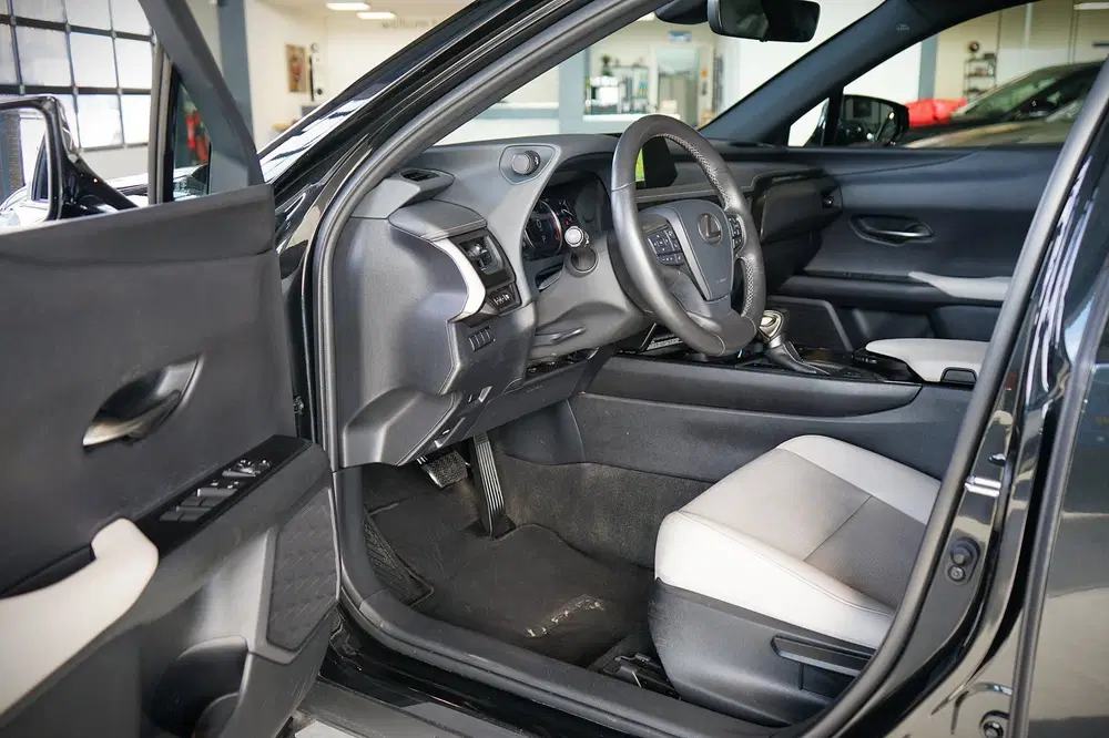 Lexus UX 250h CARPLAY uit 2020, foto 4
