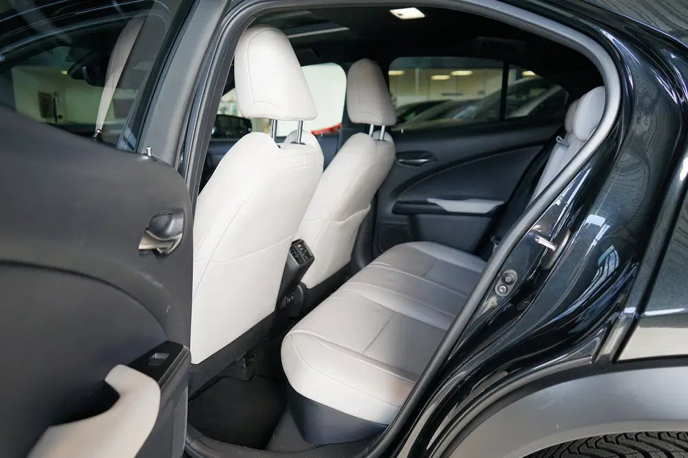 Lexus UX 250h CARPLAY uit 2020, foto 6