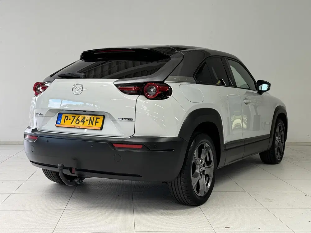 Mazda MX-30 e-SkyActiv 145 First Edition 36 kWh uit 2021, foto 2