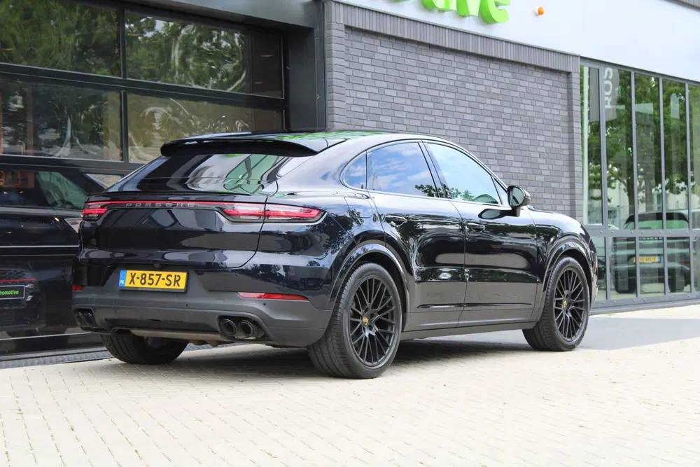 Porsche Cayenne Cayenne Coupé 3.0 E-Hybrid Platinum Editio uit 2022, foto 11